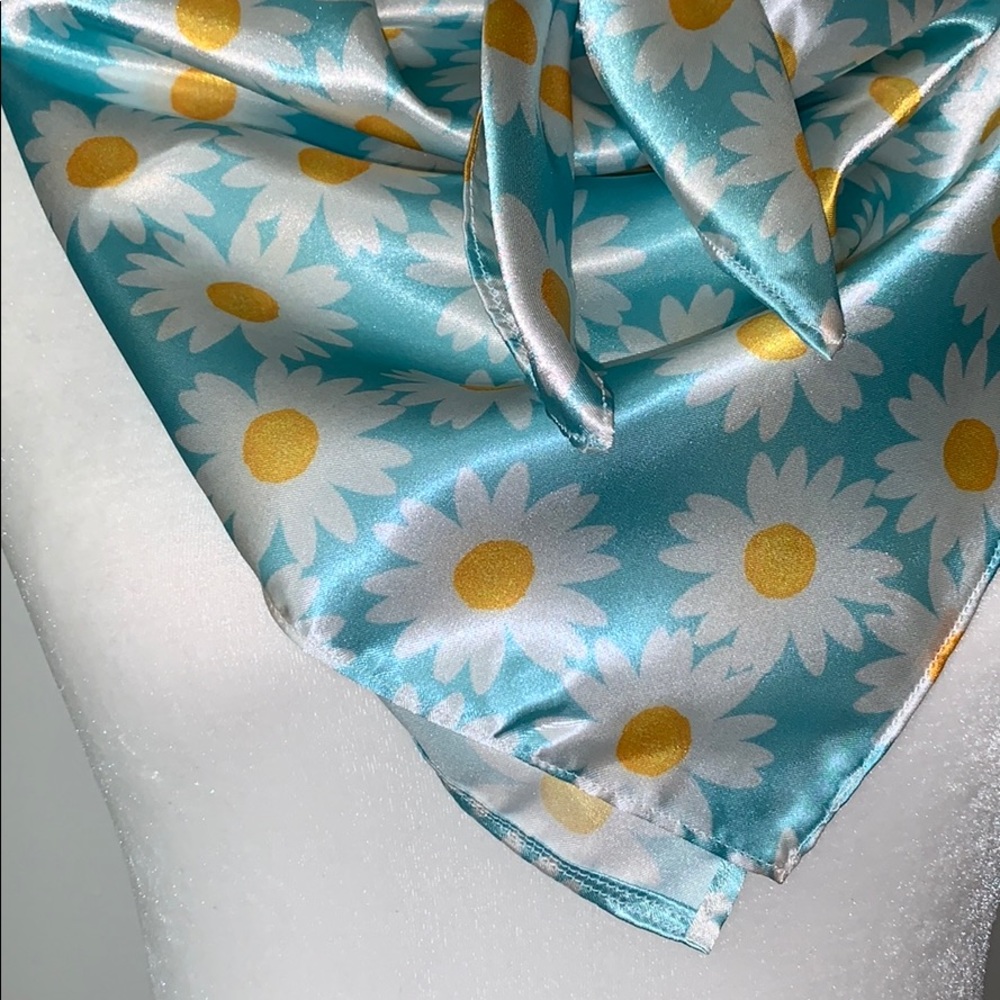 𝙻𝚘𝚟𝚎𝚕𝚢 𝙳𝚊𝚒𝚜𝚒𝚎𝚜 𝚆𝚒𝚕𝚍 𝚁𝚊𝚐 - Picture 3 of 4